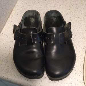 Black Birkenstock slip ons with buckle. Size 40